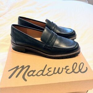 Madewell Women’s black leather Corinne Lugsole Loafers, size 9